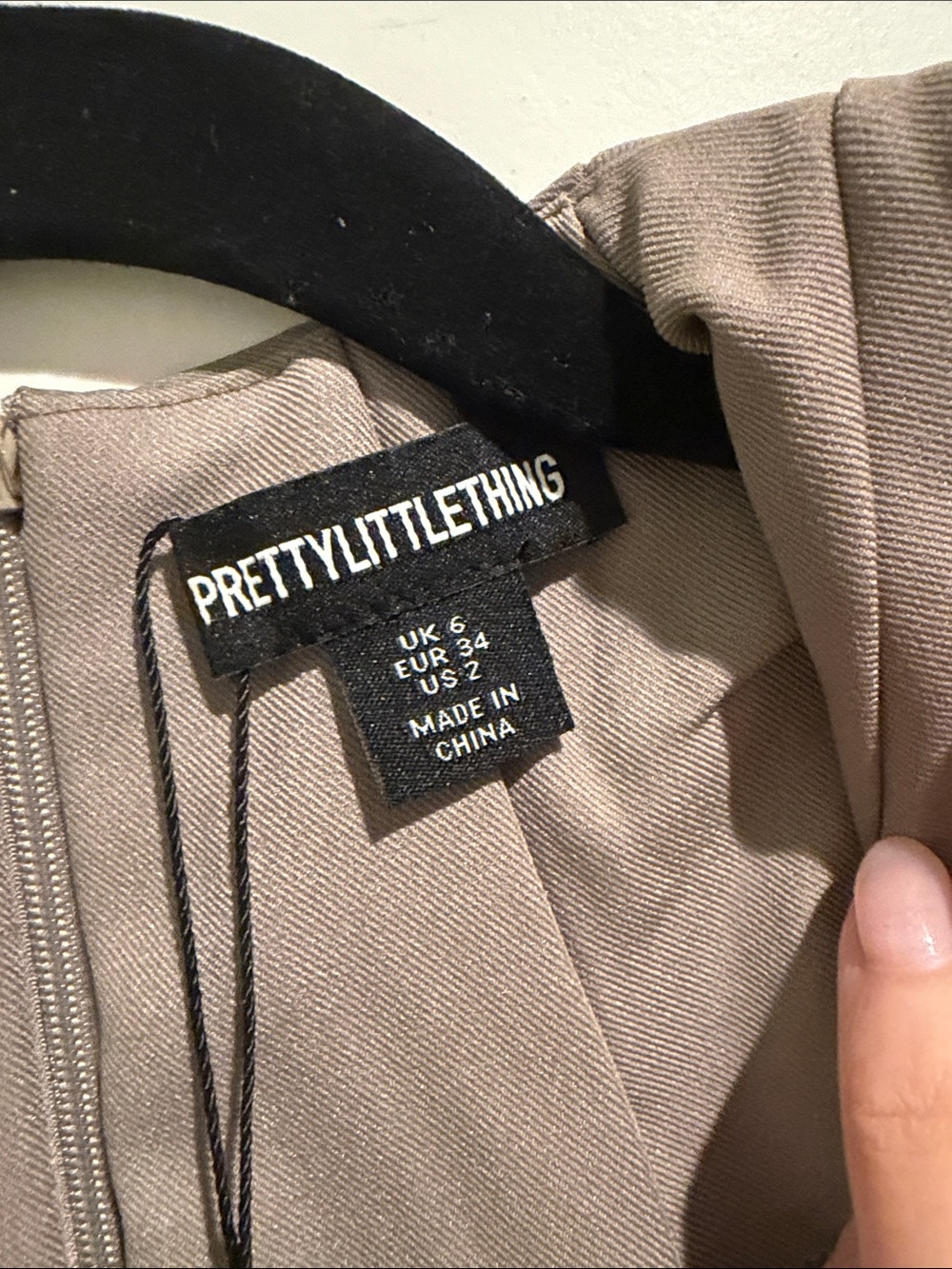 NWT Pretty little thing tan greyMUSHROOM color SCOOP NECK MAXI DRESS SIZE 2 - Picture 8 of 8